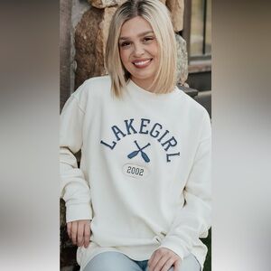 Lakegirl Cream Sweatshirt